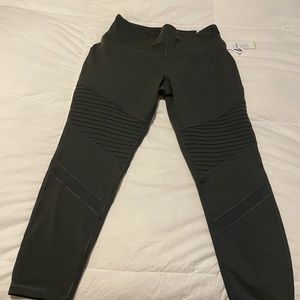 NEW Old Navy Elevate High Waisted Leggings